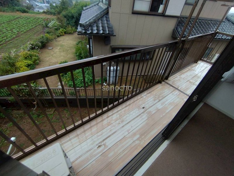 ハイツダイリン長塚戸建 ベランダ