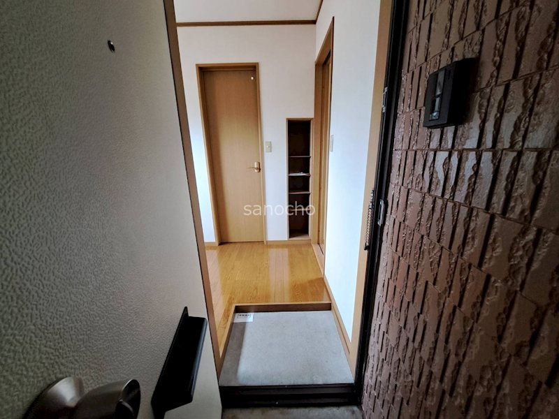 ヒューネットハウス 玄関