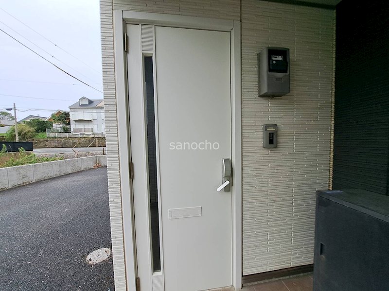 スリーセンシス 玄関