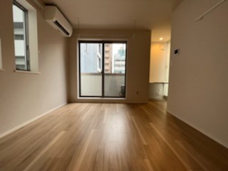 コーネリアス リビング