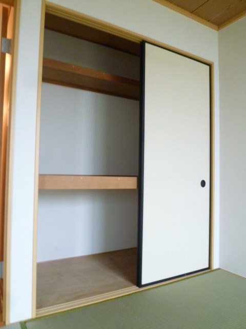 ラヴィ梶ヶ谷 収納