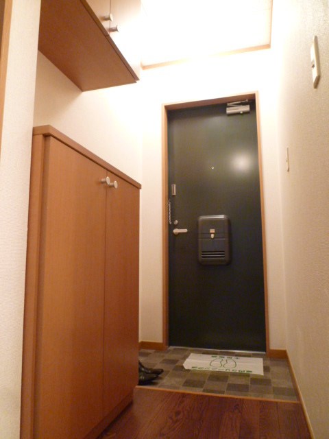 ラヴィ梶ヶ谷 玄関