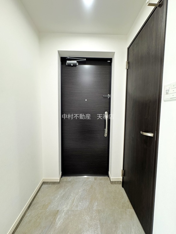 CREST西新 玄関