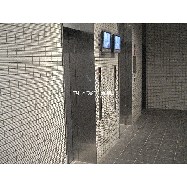 ラクレイス西新 ロビー