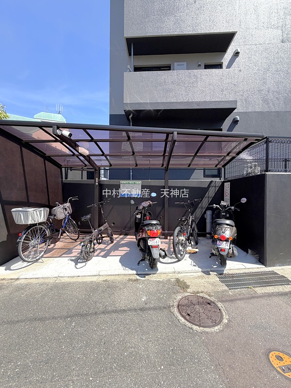 HEIRESS HIRAO 駐車場