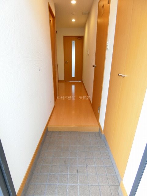 ウインステージ平尾 玄関