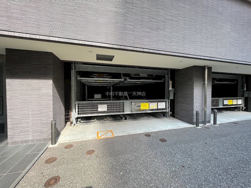 エンクレスト天神FOCUS 駐車場
