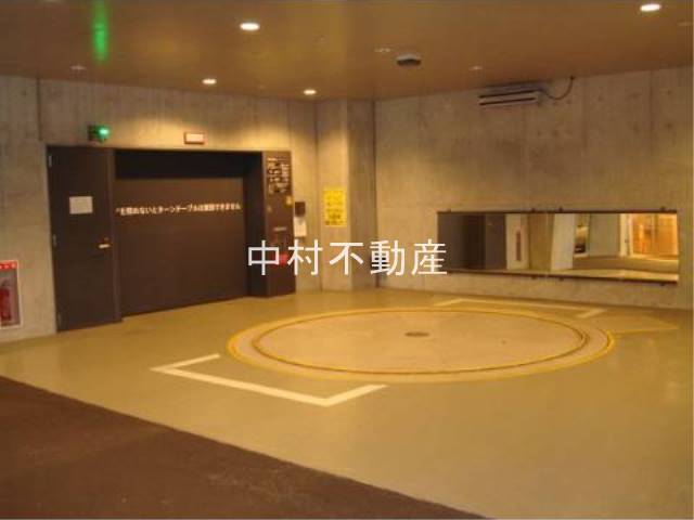 ラクレイス平尾ステーション 駐車場