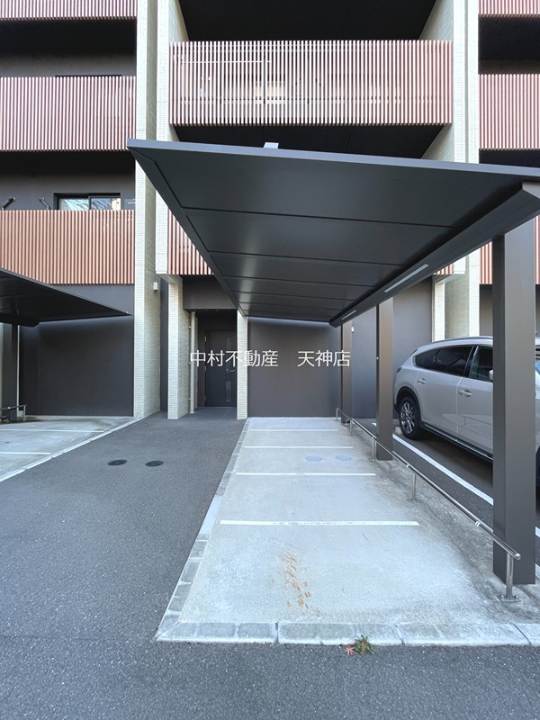 福岡県福岡市中央区六本松１丁目 エントランス