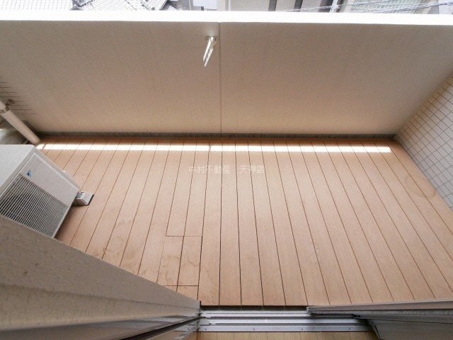 レジデンシャルヒルズインペリアルスイート ベランダ
