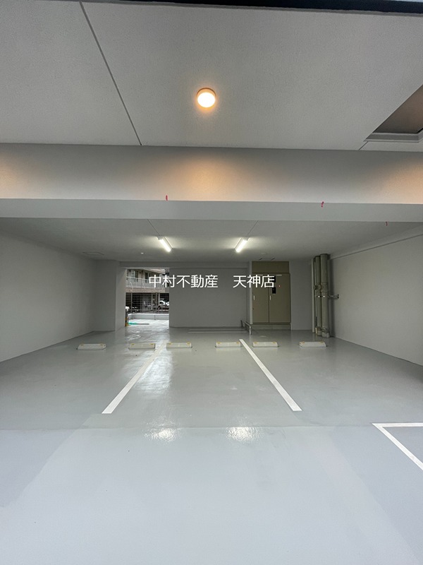 MODERN PALAZZO博多駅東 駐車場