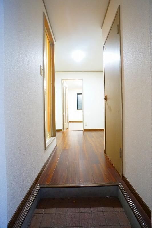 エリーナハイツ西新南Ⅰ 玄関
