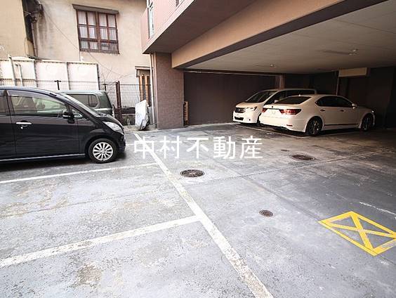 アクタス薬院大通り 駐車場