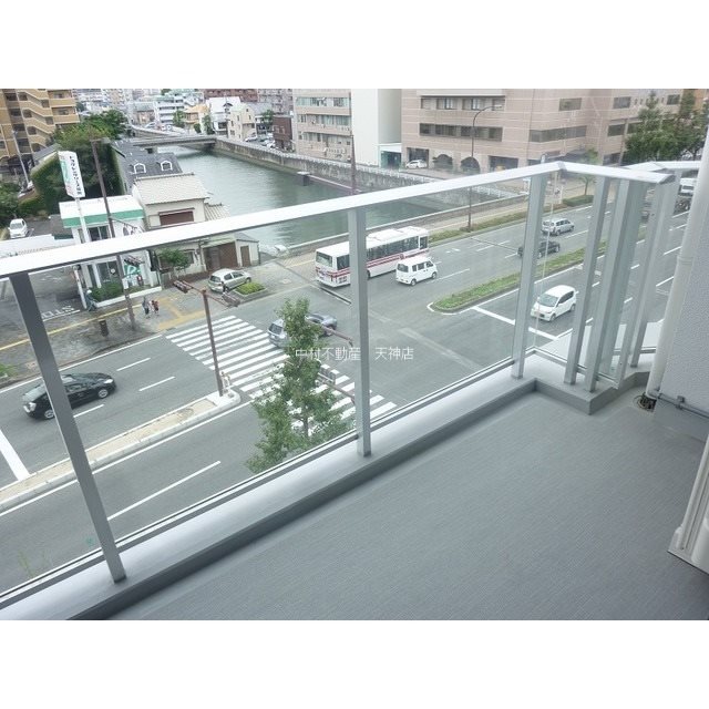 ラクレイス西新レジデンシャルタワー ベランダ
