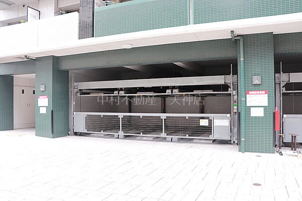エンクレスト天神CLASS 駐車場