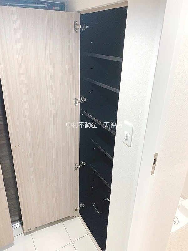 ネストピア唐人町駅前 収納