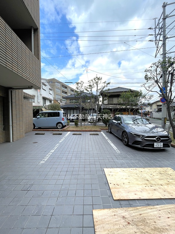 KDXレジデンス平尾浄水町 駐車場