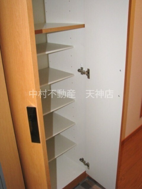ロイヤル日赤通 収納