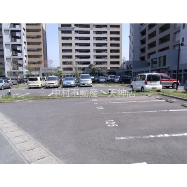 パークサンリヤン大橋 A棟 駐車場