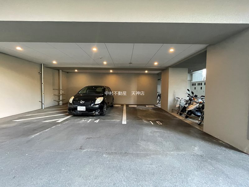 ラクレイス高宮 駐車場