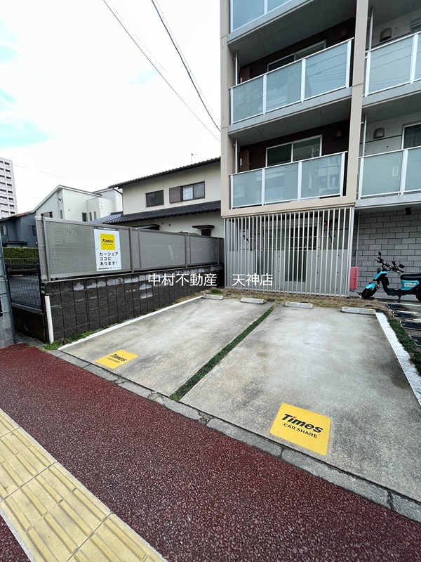 Branche薬院大通 駐車場