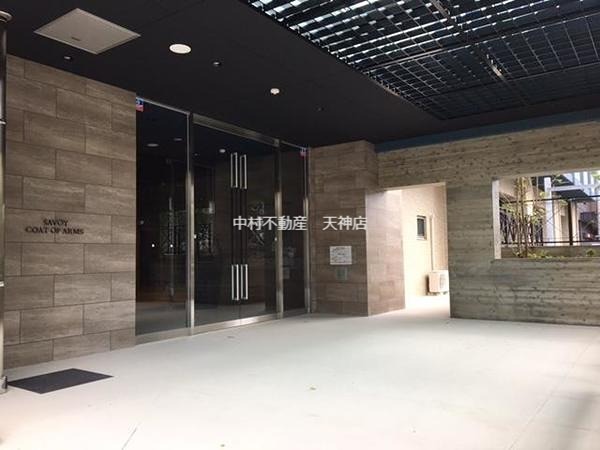 サヴォイ コートオブアームズ エントランス
