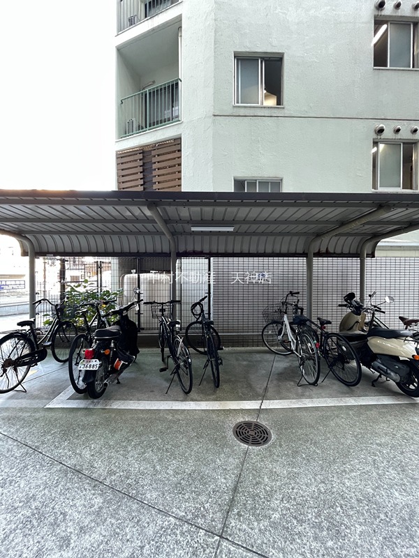 エンクレスト天神Ⅱ 駐車場