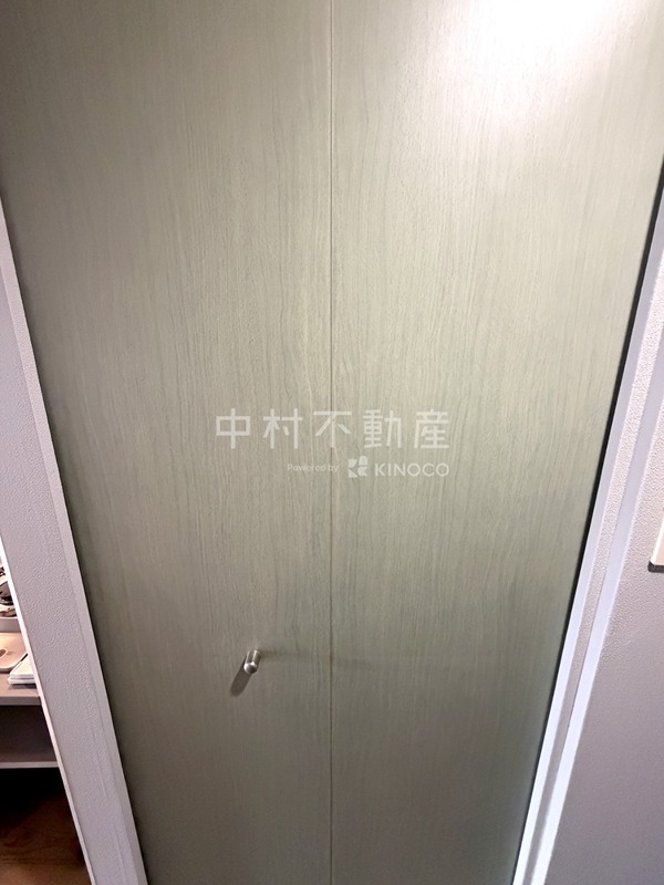 The Glade Residence West 玄関