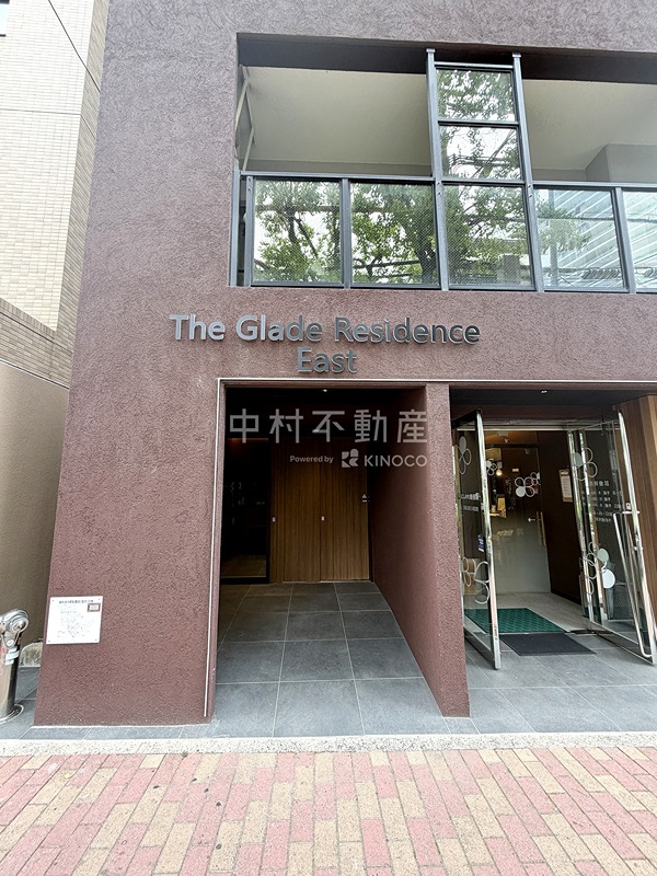 The Glade Residence West エントランス