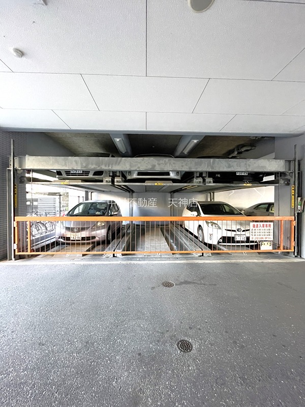 エンクレスト天神Ⅱ 駐車場