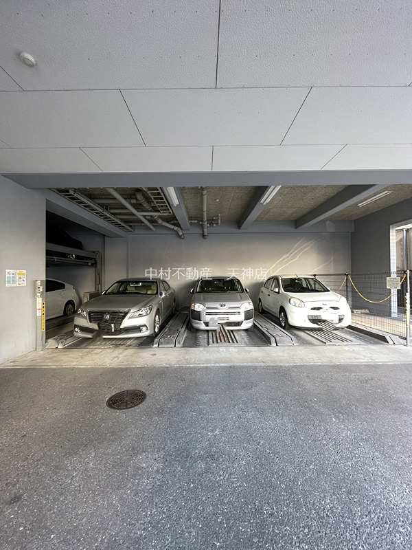 エンクレスト天神Ⅱ 駐車場