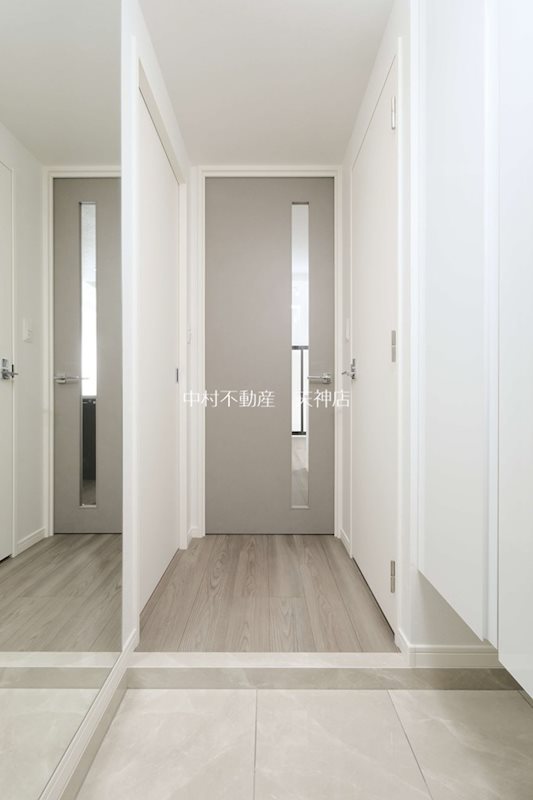 エンクレスト天神南PURE 玄関
