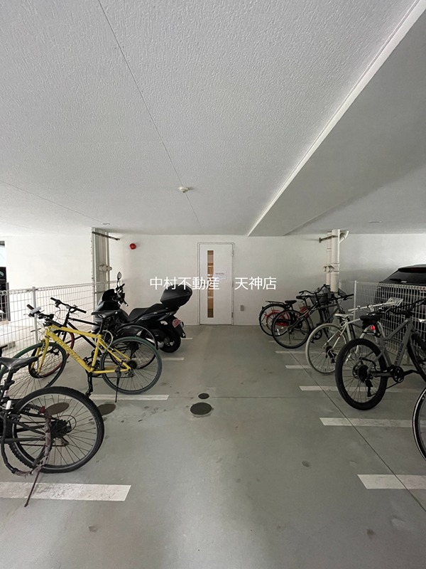 アリエッタ薬院 駐車場