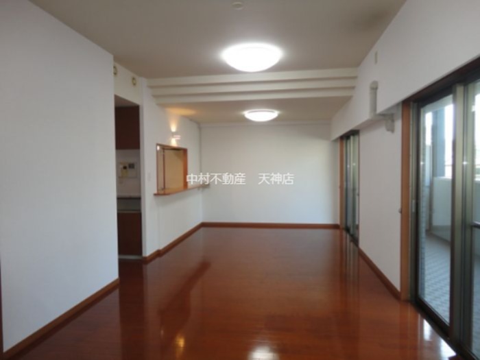 アンピール姪浜駅南 玄関