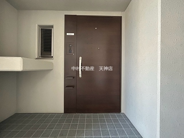 ウェリスサンリヤン薬院 玄関