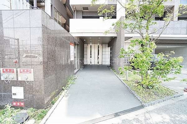ラファセルフィーナ天神 エントランス