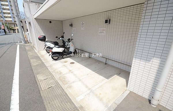 グランフォーレ箱崎アネックス 駐車場