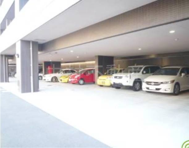 アクタス天神北 駐車場