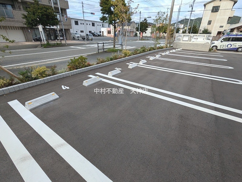 Shamaison LE CHAT BLANC 駐車場