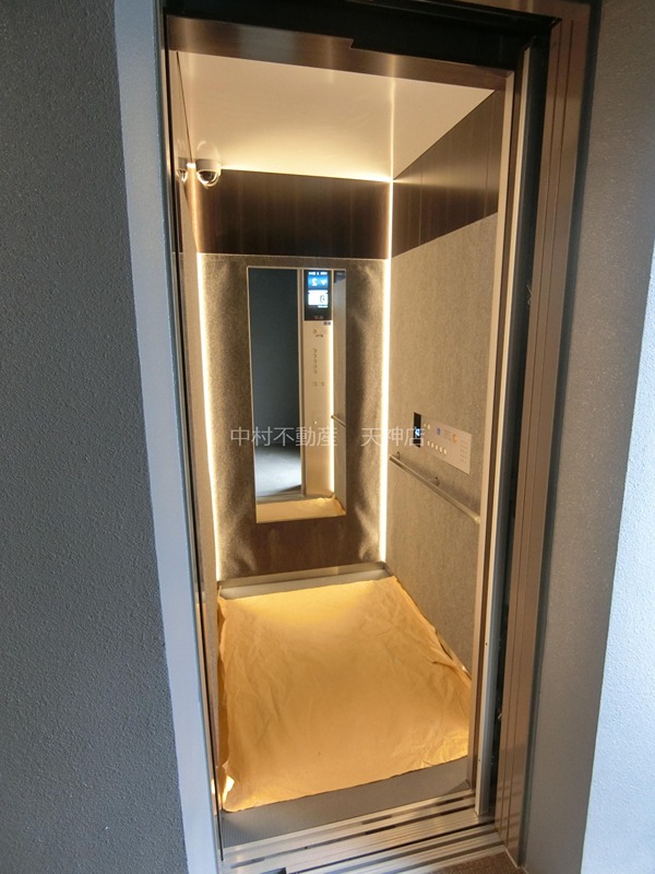 ResidenceTAKAMIYA 玄関