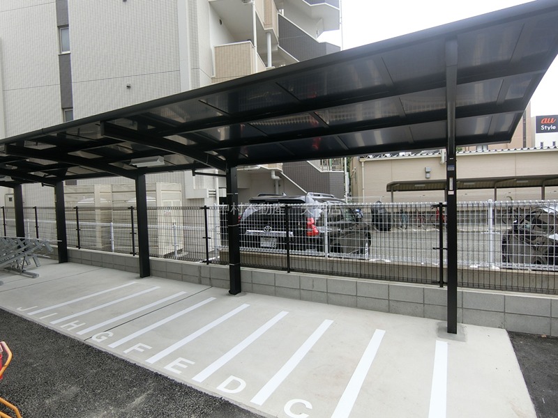 ResidenceTAKAMIYA 駐車場