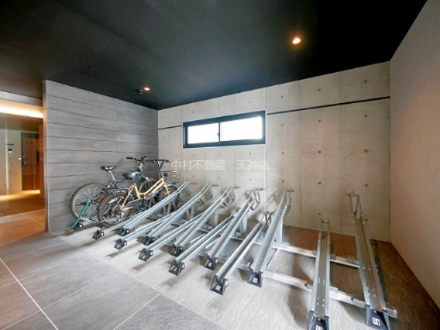 quador Contigo平和 駐車場