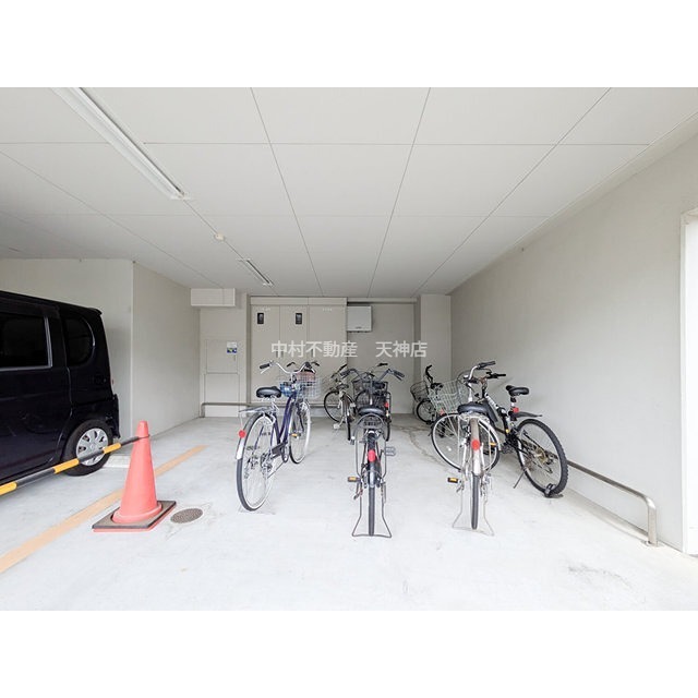カラコレスⅢ 駐車場