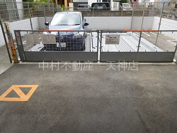 ウインステージ箱崎 駐車場