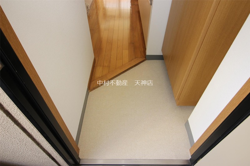 エストレーア呉服町 玄関