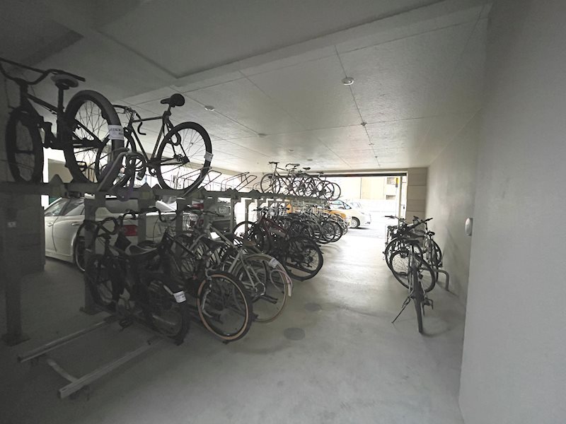 グランフォーレプライム六本松 駐車場