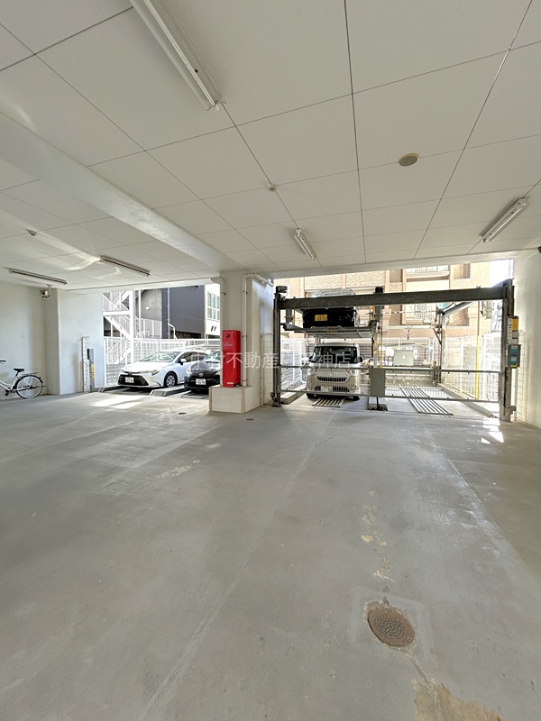 カーサエンペサール 駐車場