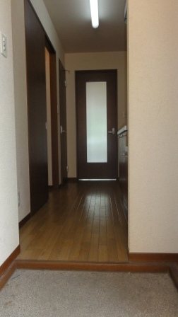 メゾンスリーゼ 玄関