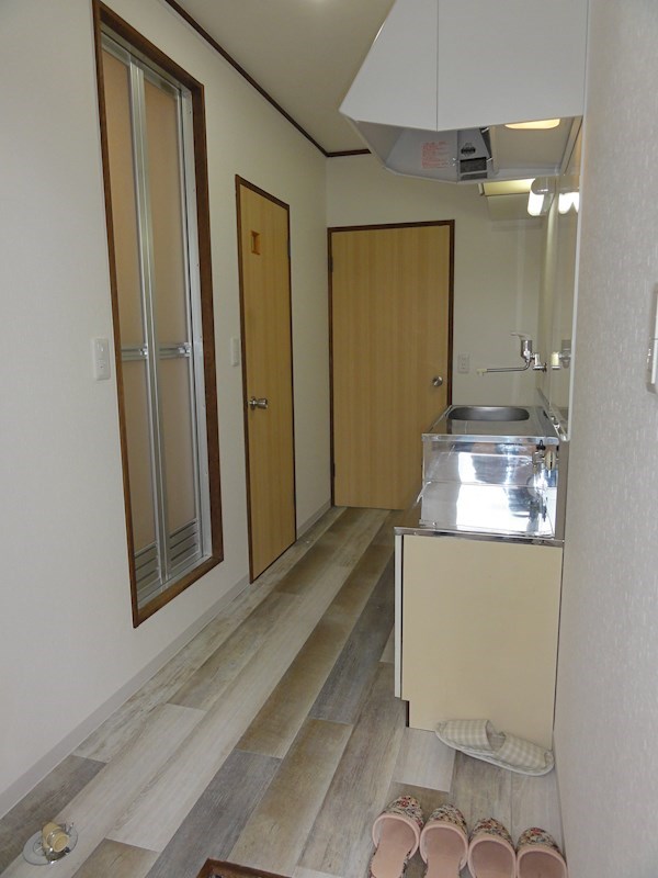 フローラ谷塚 玄関