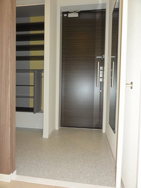 グランシャレ 玄関